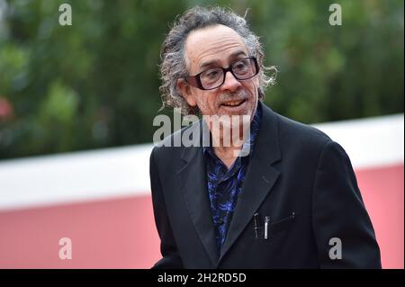 Rom, Italien. Oktober 2021. Tim Burton nimmt am Samstag, den 23. Oktober 2021, beim 16. Rome Film Fest 2021 am roten Teppich von Tim Burton Close Encounter Teil. Foto von Rocco Spaziani/UPI Credit: UPI/Alamy Live News Stockfoto