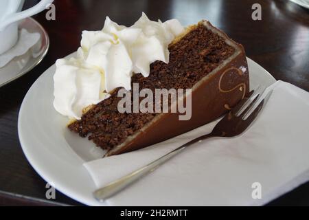 Köstliche Schokolade österreichische Sachertorte (Wiener Kuchen) Stockfoto