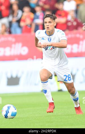 Salerno, Italien. Oktober 2021. Samuele Ricci spielt in der Serie Ein Spiel zwischen US Salernitana 1919 und FC Empoli im Stadio Arechi. (Foto von Agostino Gemito/Pacific Press) Quelle: Pacific Press Media Production Corp./Alamy Live News Stockfoto