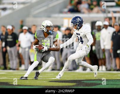 Birmingham, Alabama, USA. Oktober 2021. Der UAB Blazers-Breitempfänger Trea Shropshire (11) spielt den Ball während eines NCAA-Fußballspiels zwischen den UAB Blazers und den Reiseulen im Protective Stadium in Birmingham, Alabama. Reis besiegte UAB 30-24. Brandon Sumrall/CSM/Alamy Live News Stockfoto