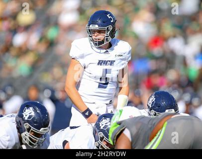 Birmingham, Alabama, USA. Oktober 2021. Reiskeulen Quarterback Wiley Green (5) während eines NCAA-Fußballspiels zwischen den UAB Blazers und den Reiskeulen im Protective Stadium in Birmingham, Alabama. Reis besiegte UAB 30-24. Brandon Sumrall/CSM/Alamy Live News Stockfoto