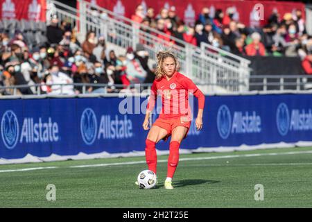 Ottawa, Kanada, 23. Oktober 2021: Janine Beckie in Aktion beim Spiel der „Zelebrie Tour“ gegen das Team Neuseeland auf dem TD-Platz in Ottawa, Kanada. Kanada gewann das Spiel mit 5:1. Stockfoto