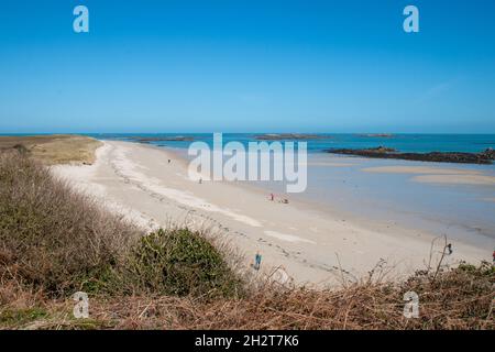 Blick über den atemberaubenden Muschelstrand auf Herm Island, Guernsey Stockfoto