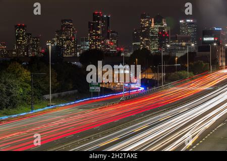 London, Großbritannien. Oktober 2021. Eine allgemeine Sicht auf die A2 in London. Ab Oktober 25 wird die bestehende Ultra Low Emission Zone (ULEZ) im Zentrum Londons auf die North Circular Road (A406) und die South Circular Road (A205) ausgeweitet. Foto: Marcin Nowak/Alamy Live News Stockfoto