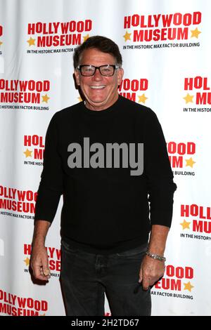 LOS ANGELES - OCT 21: Anson Williams im Hollywood Museum feiert am 21. Oktober 2021 in Los Angeles, CA, das 30-jährige Jubiläum „das Schweigen der Lämmer“ im Hollywood Museum Stockfoto