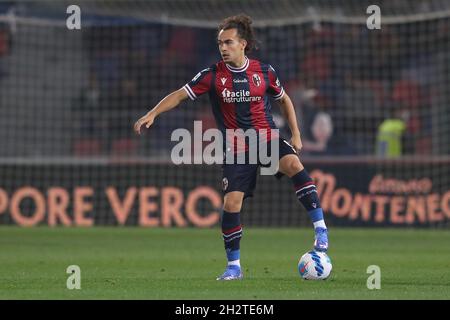 Bologna, Italien, 23. Oktober 2021. Arthur Theate von Bologna FC während der Serie A Spiel in Renato Dall'Ara, Bologna. Bildnachweis sollte lauten: Jonathan Moscrop / Sportimage Stockfoto