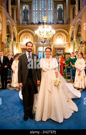 Athen, Griechenland. Oktober 2021. Die griechisch-orthodoxe Hochzeitszeremonie von S.H. Prinz Philippos und Frau Nina-Nastassja Flohr fand am Samstag, dem 23. Oktober 2021, in der Kathedrale der Verkündigung in Athen statt.Quelle: Nikolas Kominis/Studio Kominis/Albert Nieboer/Netherlands OUT/Point de Vue OUT/dpa/Alamy Live News Stockfoto