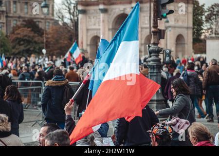 Paris, Frankreich - 23. Oktober 2021: Proteste gegen den Covid-19-Gesundheitsausweis Stockfoto