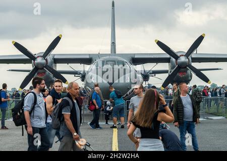 Radom, Polen - 25. August 2018: Radom Air Show - ukrainische Luftwaffe Antonov an-26 auf statischem Teil der Airshow Stockfoto