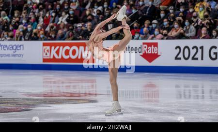 Las Vegas, USA. Oktober 2021. Daria Usacheva aus Russland beendet ihr Kurzprogramm für Frauen auf dem zweiten Platz beim ISU Guaranteed Rate Skate America 2021 in der Orleans Arena, Las Vegas, Nevada am 23. Oktober 2021 (Foto von Jeff Wong/Sipa USA). Quelle: SIPA USA/Alamy Live News Stockfoto