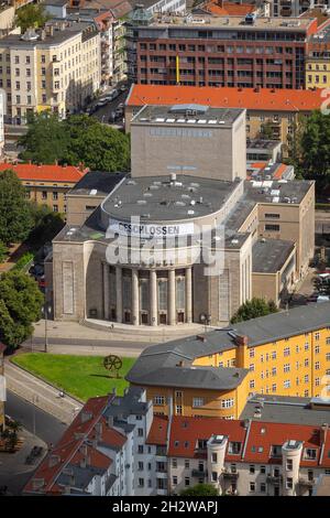 Volkstheater (die Volksbühne) in Berlin, Deutschland, befindet sich im Stadtzentrum von Mitte am Rosa-Luxemburg-Platz (Rosa-Luxemburg-Platz), entworfen von Oskar Stockfoto