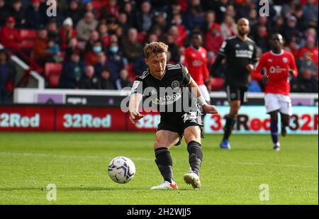 Barnsley, England, 24. Oktober 2021. Ben Osborn aus Sheffield Utd erzielt das dritte Tor während des Sky Bet Championship-Spiels in Oakwell, Barnsley. Bildnachweis sollte lauten: Simon Bellis / Sportimage Stockfoto