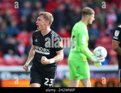 Barnsley, England, 24. Oktober 2021. Ben Osborn von Sheffield Utd feiert das dritte Tor während des Sky Bet Championship-Spiels in Oakwell, Barnsley. Bildnachweis sollte lauten: Simon Bellis / Sportimage Stockfoto