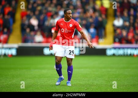 Oakwell, Barnsley, England - 24. Oktober 2021 Victor Adeboyejo (29) von Barnsley - während des Spiels Barnsley gegen Sheffield United, Sky Bet EFL Championship 2021/22, in Oakwell, Barnsley, England - 24. Oktober 2021, Credit: Arthur Haigh/WhiteRoseFotos/Alamy Live News Stockfoto