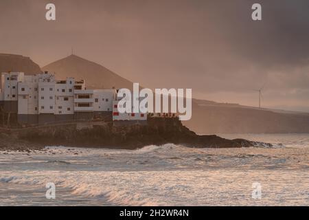 Seascape. Blick auf El Roque von El Altillo bei Sonnenuntergang. Moya. Gran Canaria. Kanarische Inseln. spanien Stockfoto