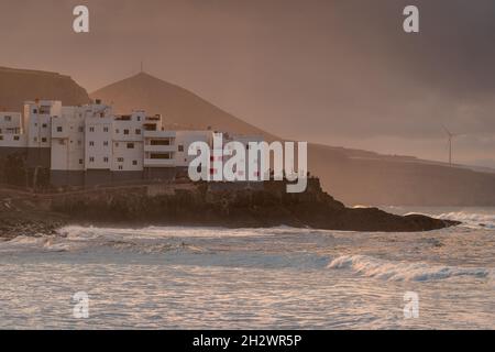 Seascape. Blick auf El Roque von El Altillo bei Sonnenuntergang. Moya. Gran Canaria. Kanarische Inseln. spanien Stockfoto