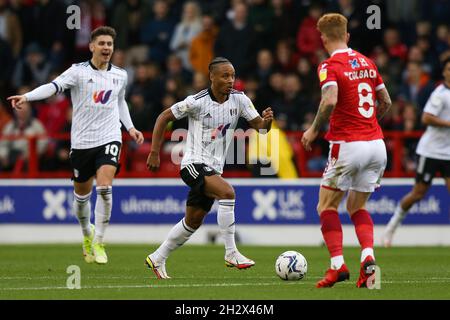 Nottingham, England, 24. Oktober 2021. Bobby Reid von Fulham während des Sky Bet Championship-Spiels auf dem City Ground, Nottingham. Bildnachweis sollte lauten: Isaac Parkin / Sportimage Stockfoto