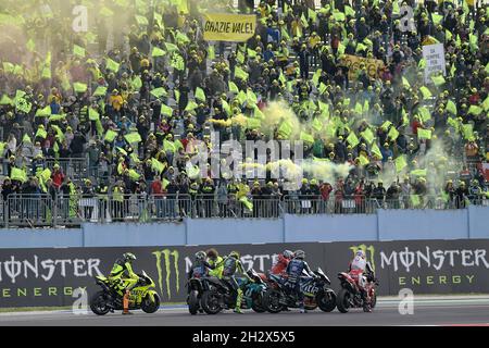 24.10.2021, Misano World Circuit Marco Simoncelli, Misano, großer Preis von San Marino 2021, auf dem Bild Valentino Rossi (ITA # 46), Petronas Yamaha SRT sagt Auf Wiedersehen zu seinen italienischen Fans. Stockfoto