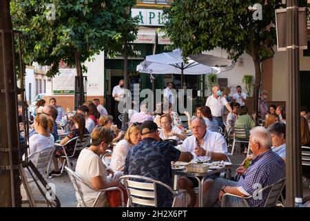 Taberna la Plazuela Tapas-Bar & Restaurant im Viertel Triana von Sevilla Stockfoto