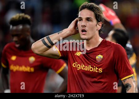 Rom, Italien. Okt. 2021. Nicolo Zaniolo von AS Roma reagiert während des Fußballspiels der Serie A zwischen AS Roma und SSC Napoli im Olimpico-Stadion in Rom (Italien) am 24. Oktober 2021. Foto Antonietta Baldassarre/Insidefoto Kredit: Insidefoto srl/Alamy Live News Stockfoto