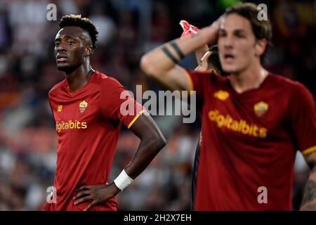 Rom, Italien. Okt. 2021. Tammy Abraham von AS Roma reagiert während des Fußballspiels der Serie A zwischen AS Roma und SSC Napoli im Olimpico-Stadion in Rom (Italien) am 24. Oktober 2021. Foto Antonietta Baldassarre/Insidefoto Kredit: Insidefoto srl/Alamy Live News Stockfoto