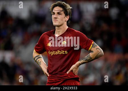 Rom, Italien. Okt. 2021. Nicolo Zaniolo von AS Roma reagiert während des Fußballspiels der Serie A zwischen AS Roma und SSC Napoli im Olimpico-Stadion in Rom (Italien) am 24. Oktober 2021. Foto Antonietta Baldassarre/Insidefoto Kredit: Insidefoto srl/Alamy Live News Stockfoto