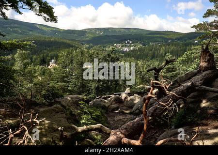 Blick vom Karpatka-Hügel auf den Karkonosze-Berg Stockfoto