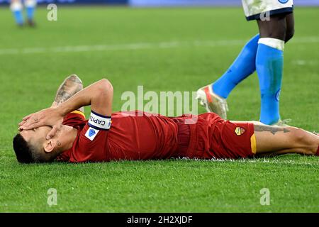 Rom, Italien. Okt. 2021. Lorenzo Pellegrini von AS Roma reagiert während des Fußballspiels von AS Roma und SSC Napoli in der Serie A am 24. Oktober 2021 im Olimpico-Stadion in Rom (Italien). Foto Antonietta Baldassarre/Insidefoto Kredit: Insidefoto srl/Alamy Live News Stockfoto
