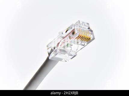 Makroansicht für Ethernet-Computer-Netzwerk-lan-Kabel mit RJ45-Verbindung Stockfoto