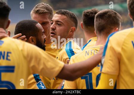 Broendby, Dänemark. Okt. 2021. Josip Radosevic (22) aus Broendby, WENN er während des 3F Superliga-Spiels zwischen Broendby IF und dem FC Kopenhagen im Broendby Stadion in Broendby gesehen wurde. (Foto: Gonzales Photo/Alamy Live News Stockfoto