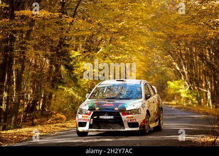 Nyiregyhaza, Ungarn, 24/10/2021, 30 JUHASZ Csaba (HUN), BENCS Zoltan (HUN),Kole Media Center Kft., Mitsubishi Lancer Evo X, Aktion während der FIA ERC Rallye Ungarn 2021, 7. Lauf der FIA European Rally Championship 2021, vom 21. Bis 24. Oktober 2021 in Nyiregyhaza, Ungarn - Photo Grégory LPI Stockfoto