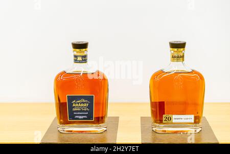 Flaschen Ararat DWIN Brandy, 20 Jahre, ausgestellt, Armenischer Pavillon im VDNKH, Moskau, Russland Stockfoto