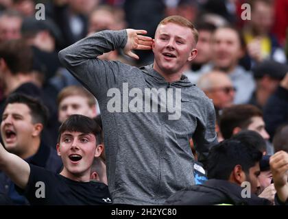 London, England, 24. Oktober 2021. West Ham-Fans verhöhnen die Tottenham-Fans während des Spiels der Premier League im Londoner Stadion. Bildnachweis sollte lauten: Jacques Feeney / Sportimage Stockfoto