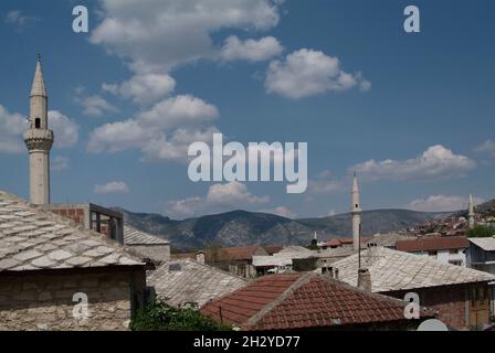 Bosnien-Herzegowina, Herzegowina-Region, Mostar, Altstadt mit Moscheen, Bosnien und Herzegowina , Mostar, Altstadt mit Moscheen Stockfoto