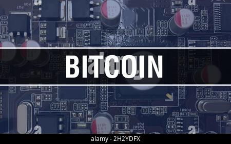 Bitcoin mit Hintergrund der elektronischen Computerhardware. Abstrakter Hintergrund mit Electronic Integrated Circuit und Bitcoin. Elektronischer Kreis Stockfoto