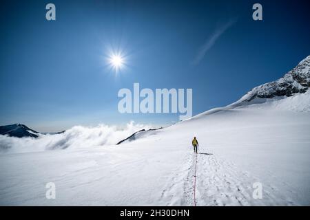 Abstieg vom Nadelhorn bei Saas-Fee, Schweiz Stockfoto