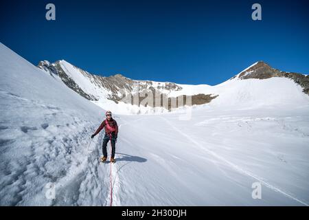 Abstieg vom Nadelhorn bei Saas-Fee, Schweiz Stockfoto