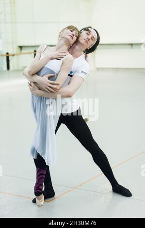 Daria Klimentova und Vadim Muntagirov Proben Romeo und Julia in den Probenstudios des English National Ballet Stockfoto