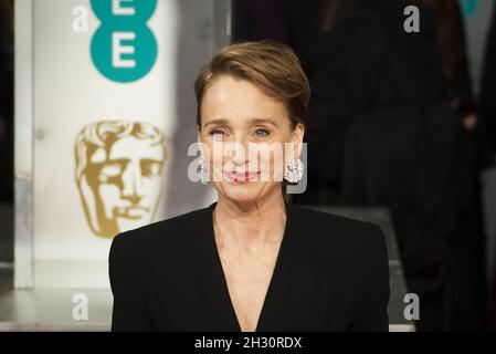 Kristin Scott-Thomas nimmt an den EE British Academy Film Awards 2015 im Royal Opera House, Covent Garden - London Teil Stockfoto