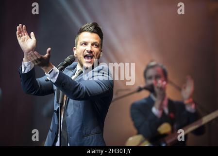 Peter Andre spielt live beim Hampton Court Palace Festival 2015 im Hampton Court Palace in London. Stockfoto