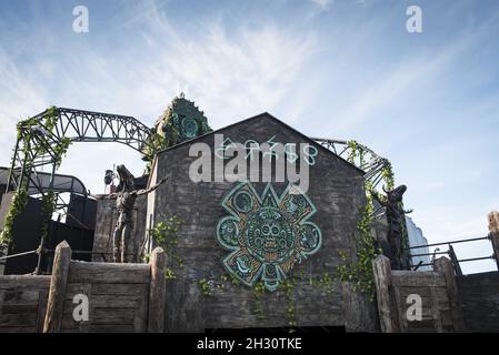 Allgemeiner Blick auf den Tempel Bühne im gemeinsamen Bereich beim Glastonbury Festival, Worthy Farm, Somerset. Stockfoto