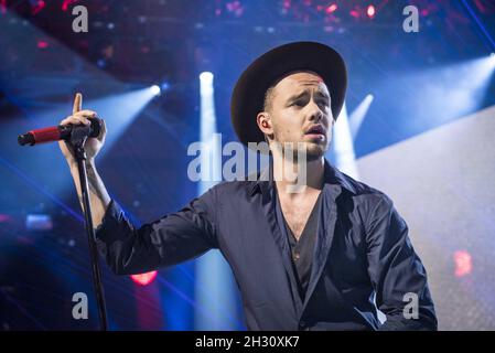 Liam Payne von One Direction tritt im Rahmen des Apple Music Festivals im Roundhouse, Camden - London, live auf der Bühne auf Stockfoto