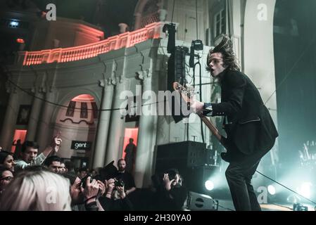 Alexander Chili Jesson von den Palma Violets spielt live auf der Bühne der O2 Brixton Academy - London Stockfoto