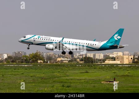 Air Dolomiti Embraer 195LR (ERJ-190-200LR) (REG: I-ADJQ), die einen Lufthansa-Flug ab München betreibt. Stockfoto