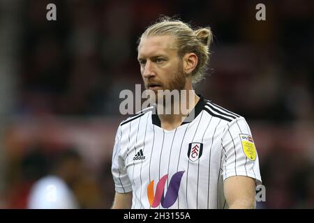 Nottingham, England, 24. Oktober 2021. Tim Ream von Fulham während des Sky Bet Championship-Spiels auf dem City Ground, Nottingham. Bildnachweis sollte lauten: Isaac Parkin / Sportimage Stockfoto