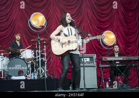 Amy Macdonald spielt live auf der Bühne des Common People Festivals, Southampton Common, Southampton. Bilddatum: Sonntag, 28. Mai 2017. Bildnachweis sollte lauten: DavidJensen/EMPICS Entertainment Stockfoto