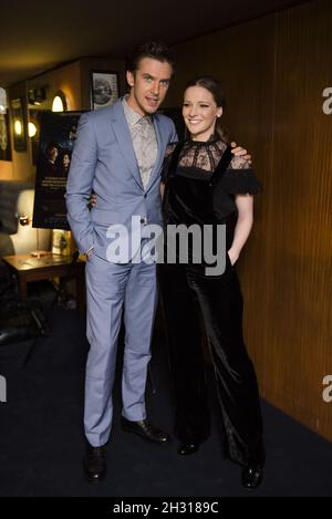 Dan Stevens und Morfydd Clark nehmen an der britischen Premiere des Mannes, der Weihnachten erfunden hat, auf dem Curzon Mayfair in London Teil. Bilddatum: Donnerstag, 23. November 2017. Bildnachweis sollte lauten: David Jensen/EMPICS Entertainment Stockfoto