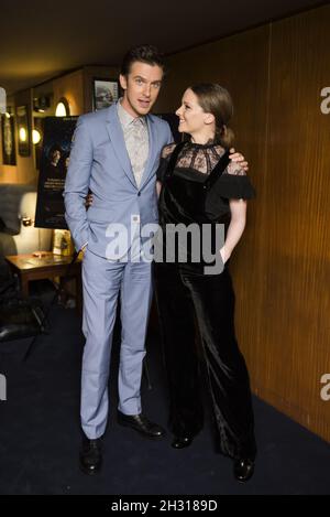 Dan Stevens und Morfydd Clark nehmen an der britischen Premiere des Mannes, der Weihnachten erfunden hat, auf dem Curzon Mayfair in London Teil. Bilddatum: Donnerstag, 23. November 2017. Bildnachweis sollte lauten: David Jensen/EMPICS Entertainment Stockfoto