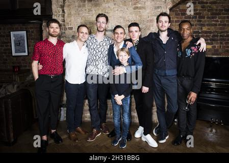 Kyle Soller, Robert Boulter, Hugo Bolton, Matthew Lopez, Josh, Samuel H Levine, Paul Hilton und Syrus Lowe besuchen die Vererbung Presse Tag nach Show Party im Century Club, London. Bilddatum: Samstag, 13. Oktober 2018. Bildnachweis sollte lauten: David Jensen/ EMPICS Entertainment Stockfoto