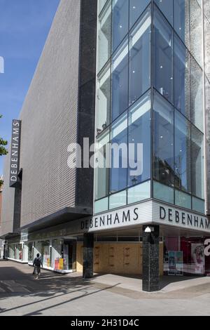 Blick auf den Debenhams-Laden in der Oxford Street, der wegen des Coronavirus-Ausbruchs in London geschlossen ist. Bilddatum: 15. April 2020. Bildnachweis sollte lauten: David Jensen/ EMPICS Entertainment Stockfoto